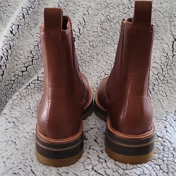 Boots - Picture 3 of 3